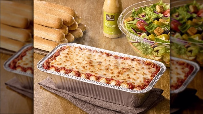 Olive-Garden-Large-Family-Style-Lasagna-Bundle
